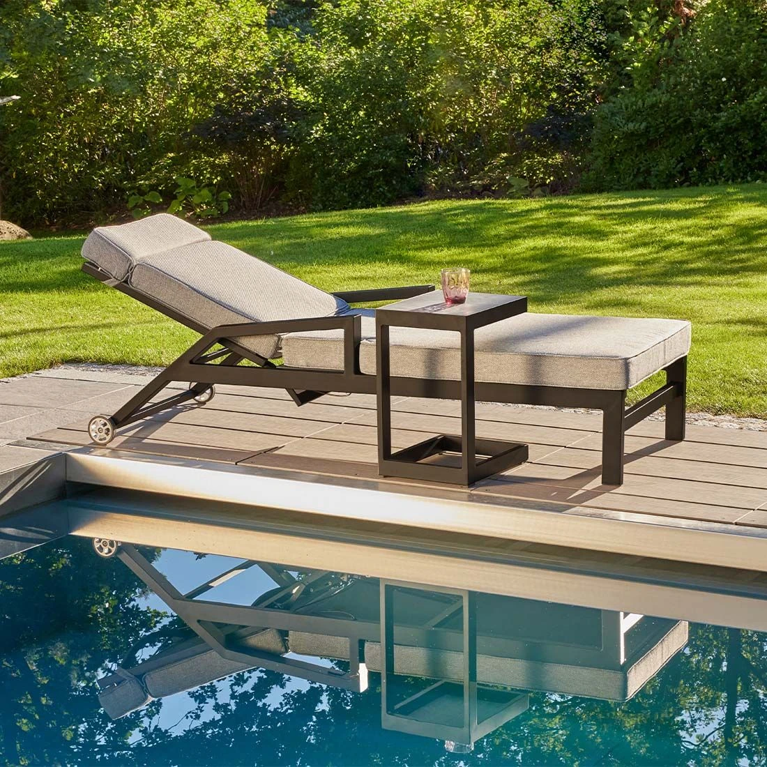 LC Garden Sondrino Beistelltisch 32x40cm Aluminium/Keramik Schwarz Matt/Beton 4 LC Garden Sondrino Beistelltisch 32x40cm Aluminium/Keramik Schwarz Matt/Beton – Bild 2