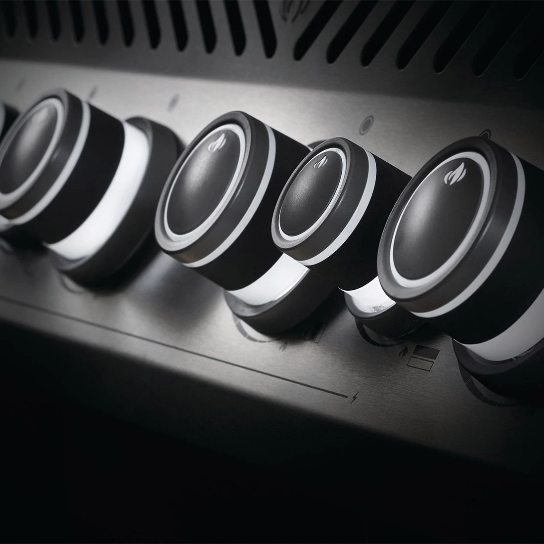 Napoleon Gasgrill Rogue SE 525 Edelstahl 13 Napoleon Gasgrill Rogue SE 525 Edelstahl – Bild 11