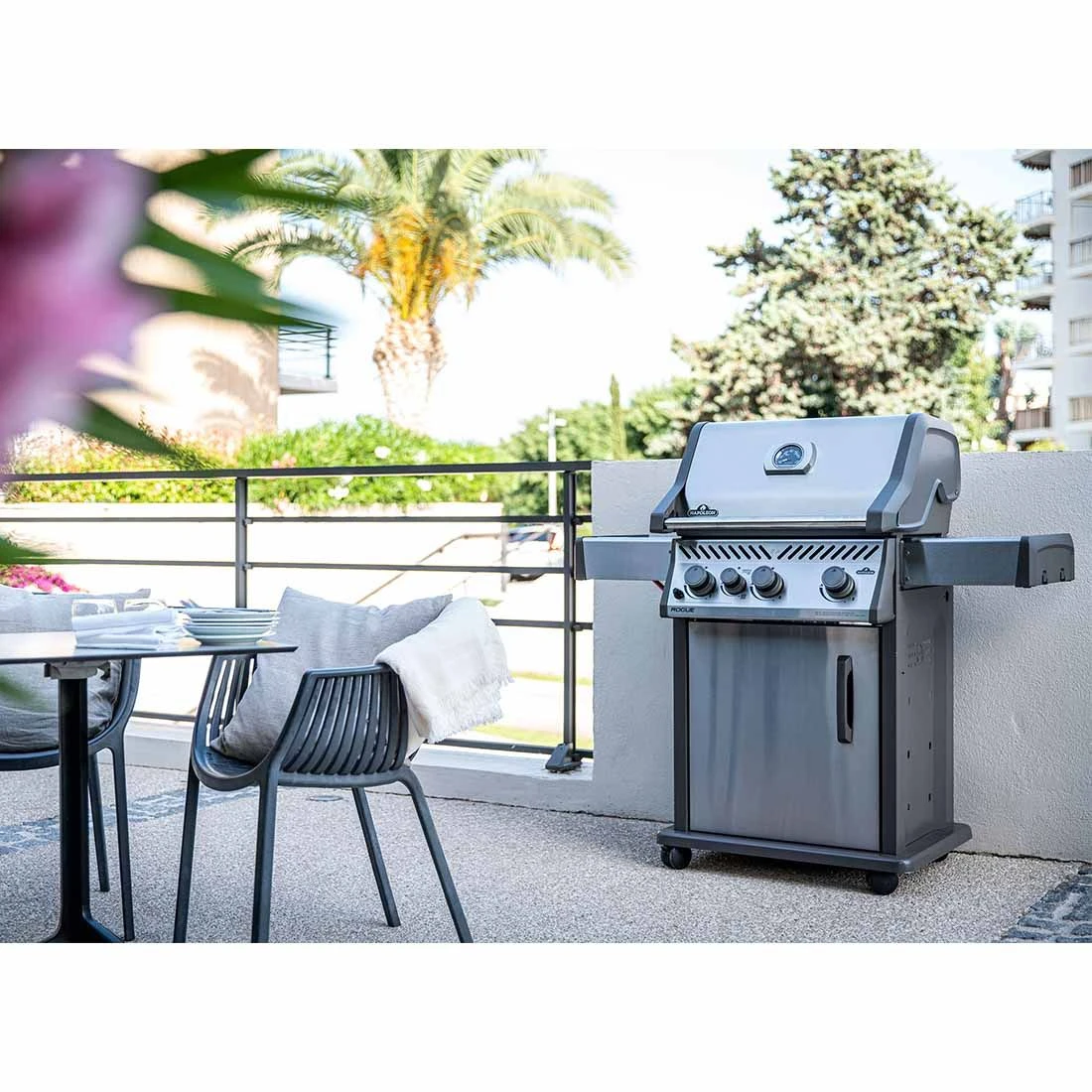 Napoleon Gasgrill Rogue XT 425 Edelstahl 4 Napoleon Gasgrill Rogue XT 425 Edelstahl – Bild 2