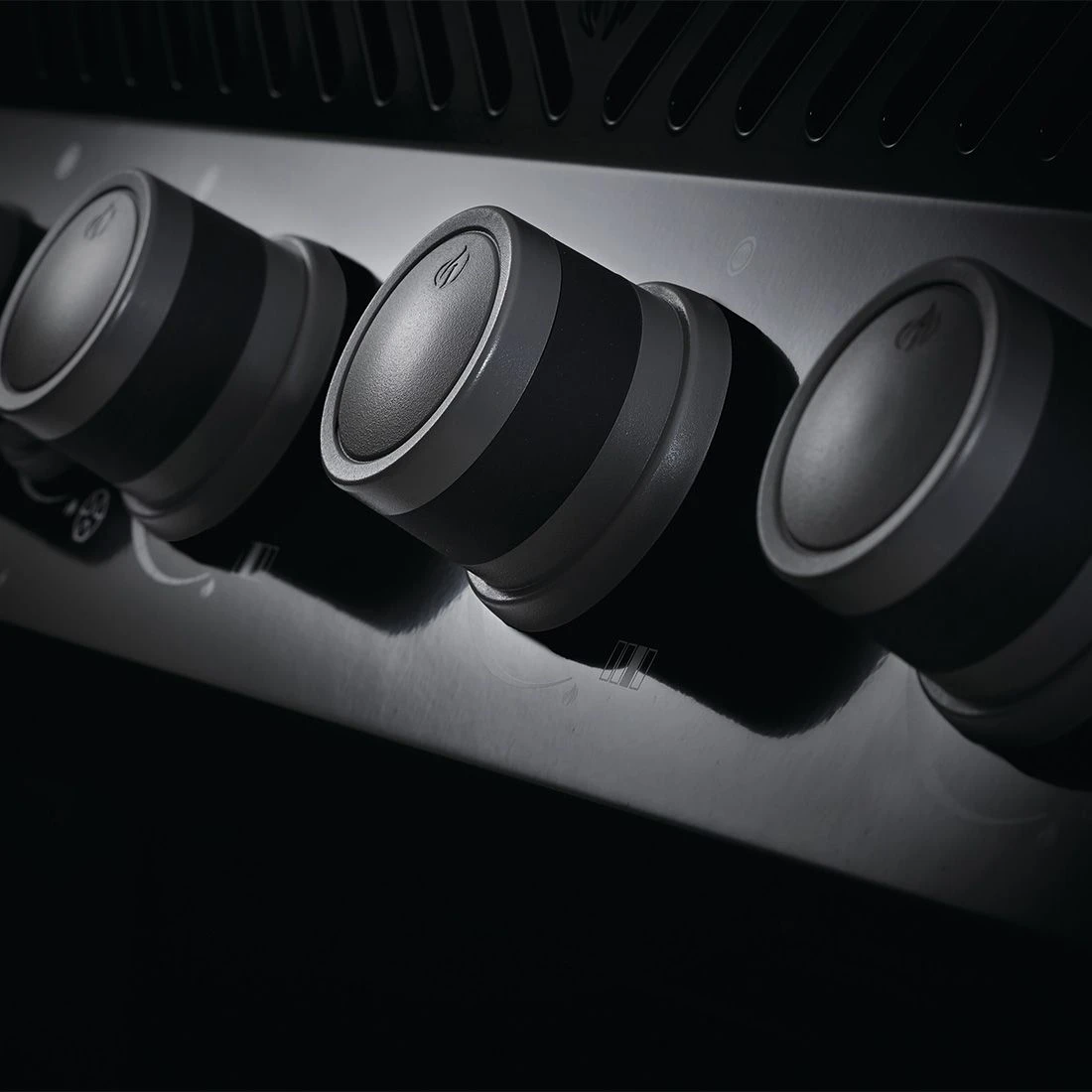 Napoleon Rogue XT 525 Mit SIZZLE ZONE Schwarz 8 Napoleon Rogue XT 525 Mit SIZZLE ZONE Schwarz – Bild 6